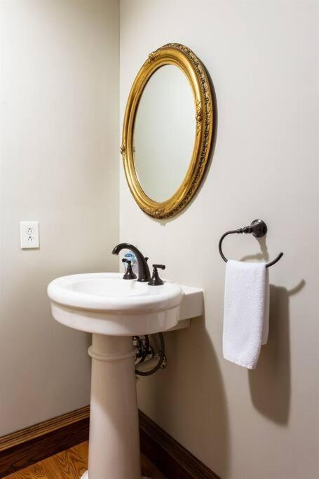 Prime Location In 12south, Walkable To Shopping & Dining * Nashville