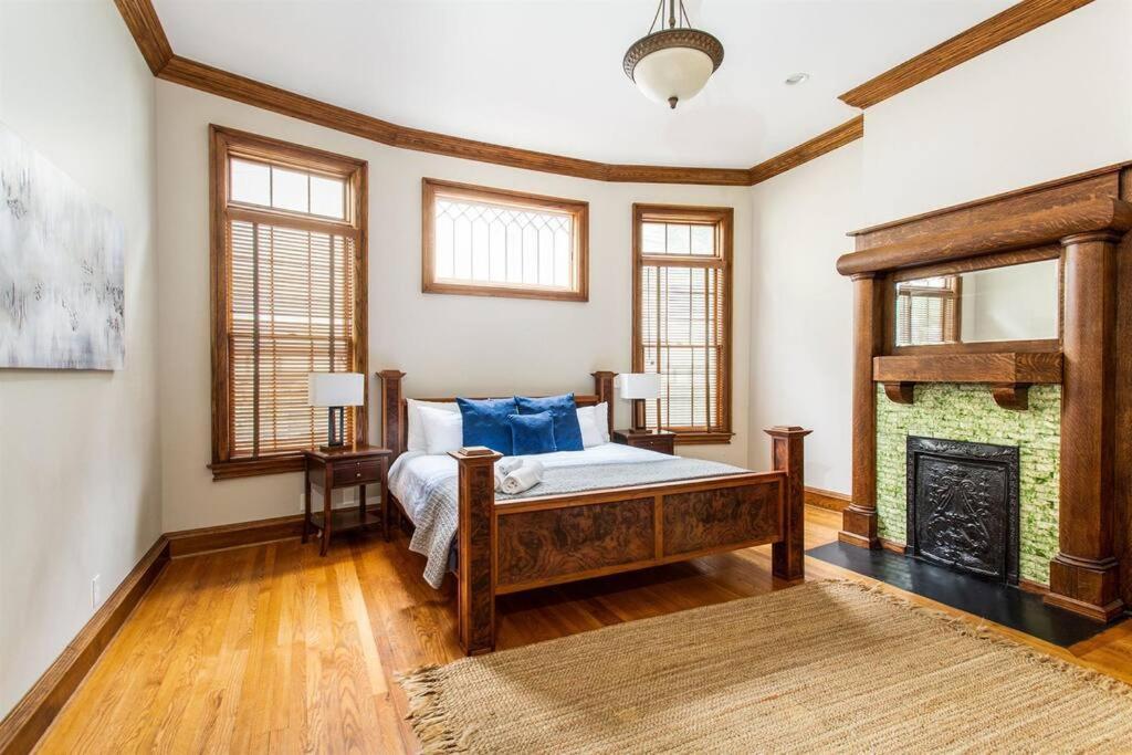 Prime Location In 12south, Walkable To Shopping & Dining